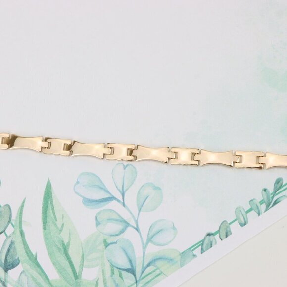 "Glossy Rose Gold Bracelet with Modern Curved Link Design, XPBL0876 - Picture 3 of 12